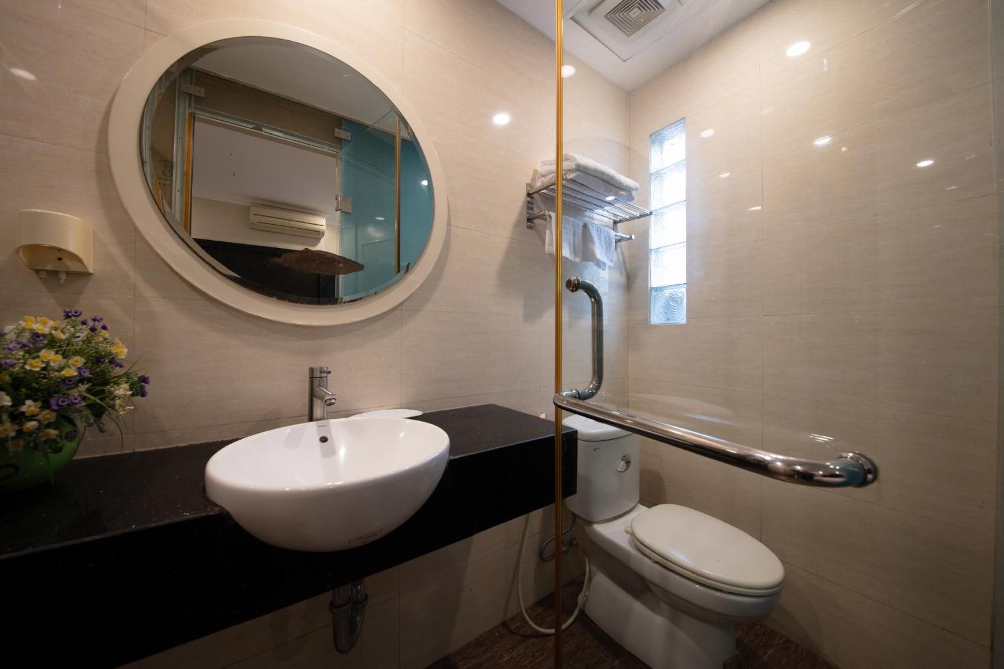 Omina Hanoi Hotel & Travel Exterior photo