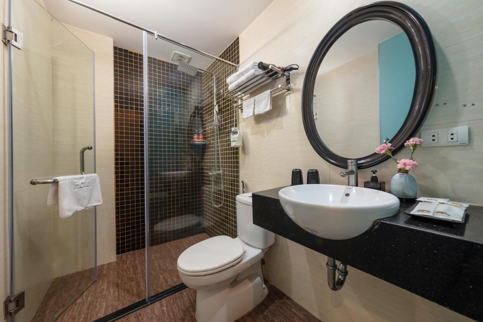 Omina Hanoi Hotel & Travel Exterior photo